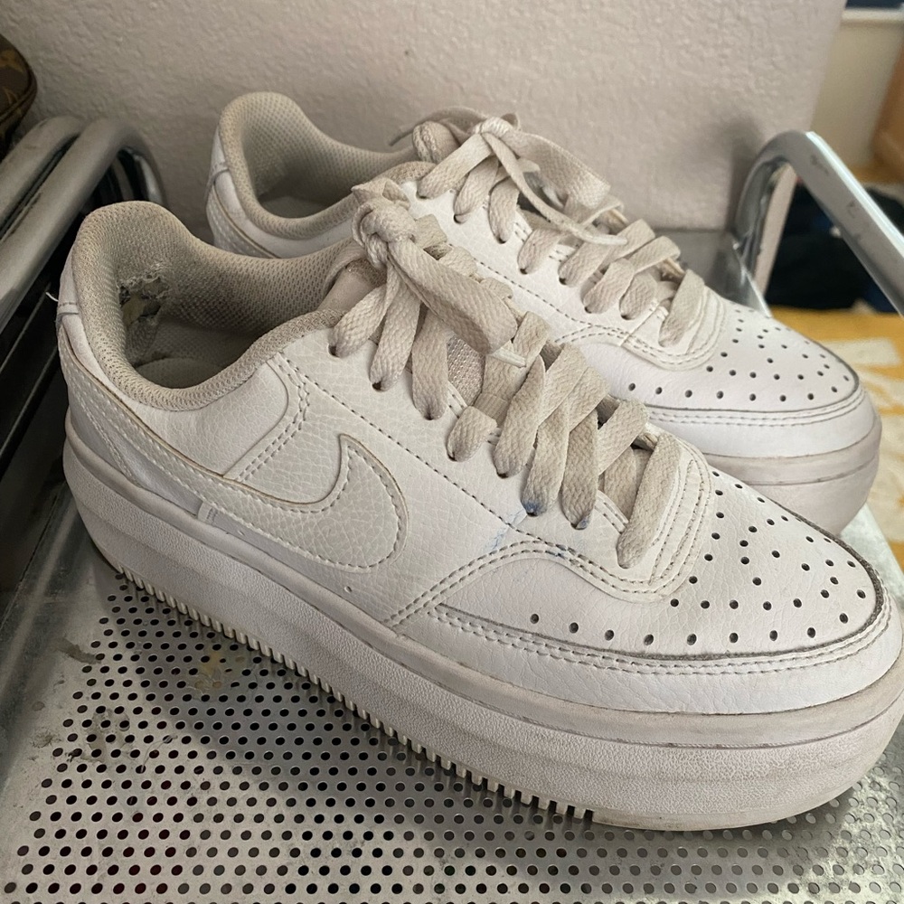NIKE Court Atlas Sneakers